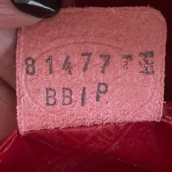 Vintage Longchamp Roseau Leather Bag in the color Bordeaux. - Picture 13 of 13